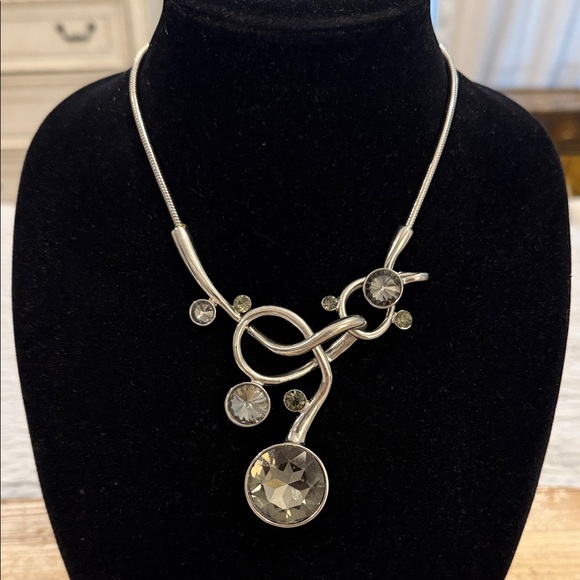 Vintage Silver Tone Rhinestone Crystal Pendant Statement Necklace - Picture 1 of 3